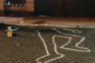 Co miał w głowie sprawca? Dlaczego to zrobił? Pytamy, gdy dowiadujemy się o kolejnym ataku. Czasem dorzucamy: skąd pochodził?