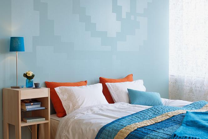 Błękitne ściany w sypialni 