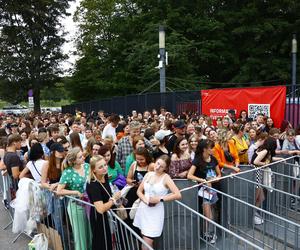 Gigantyczne kolejki przed stadionem. Tak fani czekali na koncert Dawida Podsiadło