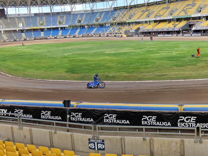 Speedway Ekstraliga Camp w Toruniu. Zdjęcia z pierwszego dnia. Tomasz Gollob i inne legendy na Motoarenie