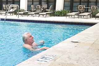 Lech Wałęsa skoczył na kawę do Miami ZDJĘCIA
