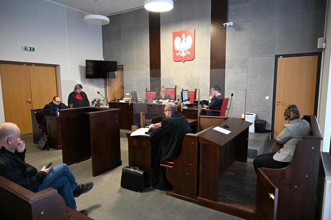 "Zaszczepiła" 40 dzieci nieznanym preparatem, narażając ich życie i zdrowie. Emerytowana pielęgniarka stanęła przed sądem