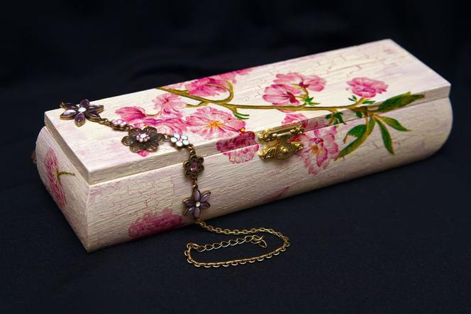decoupage szkatułka zdobienie