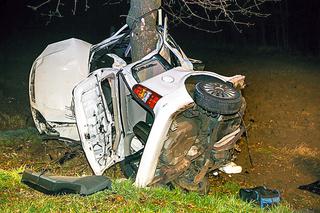 Masakra pod Sokołowem Podlaskim. Opel zawinął się na drzewie