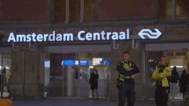 Kadry z serialu „Stacja Amsterdam”