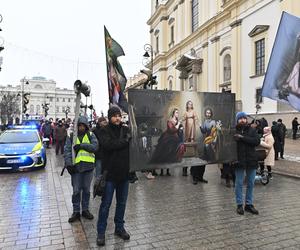 Wojownicy Maryi w pokutnej procesji różańcowej