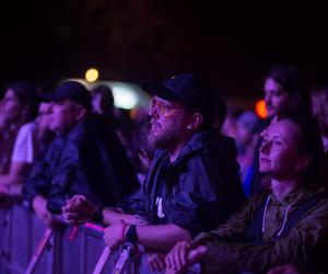 Tłumy na piątkowych koncertach podczas OFF Festivalu