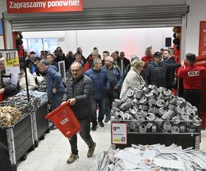 Wielkie otwarcie sklepu szwedzkiego giganta w Warszawie. Były gigantyczne promocje i długie kolejki