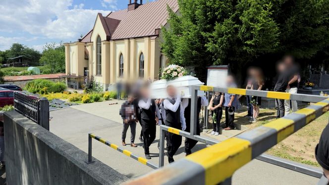 Pogrzeb 14-letniej Julii, która zginęła w pożarze