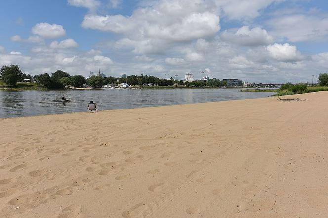 Gdzie się opalać w stolicy? Podpowiadamy najciekawsze plaże w Warszawie i okolicach! [GALERIA]