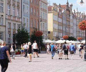 Tłumy turystów w Gdańsku. Ulice pękają w szwach