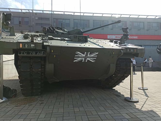 Brytyjska Armia osiąga kluczowy etap. Pojazdy Ajax ze wstępną gotowością operacyjną