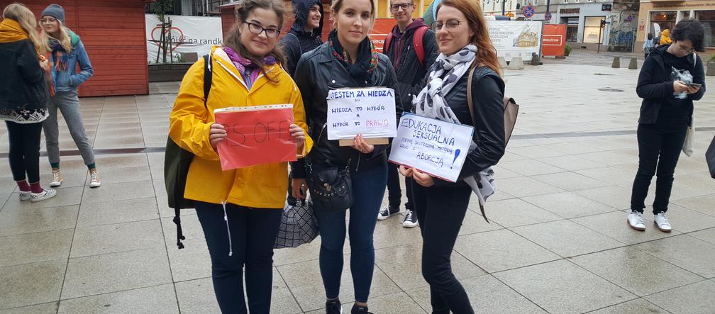 Bydgoszczanie sprzeciwiają się karaniu za edukację seksualną