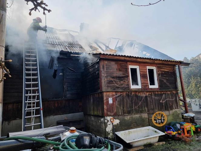 Pożar domu w Węglowie! Rodzina straciła dorobek życia