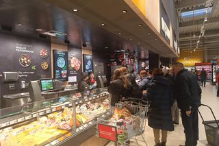 Kolejny gigant handlowy zapowiada podwyżki. Ponad 12 tys. pracowników dostanie więcej pieniędzy