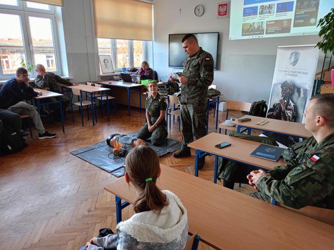 Prowadzone w ramach programu Edukacja z Wojskiem zajęcia w szkołach będą się odbywać do 13 grudnia 2024 roku.