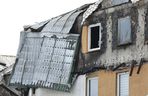 Blok przy ul. Powstańców w Ząbkach po pożarze