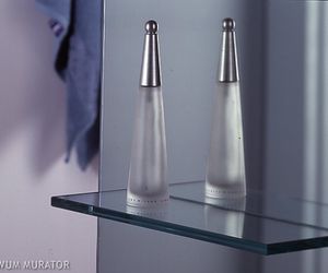 Klej do szyb. Jak i czym skleić akwarium, szklaną półkę, jak przykleić lustro?