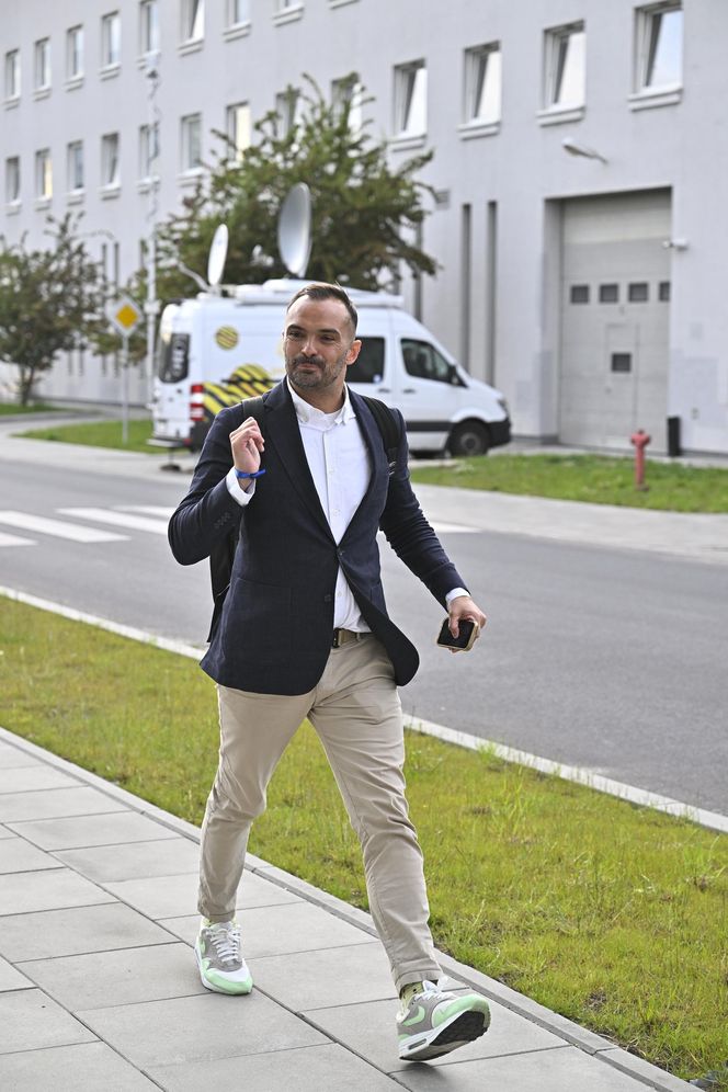 Karol Nawrocki przyjechał do TVP. Symboliczny gest i mocne wsparcie z zaplecza
