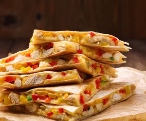 Qurrito, czyli quesadilla z kurczakiem. Prosty przepis na pyszny domowy fast food