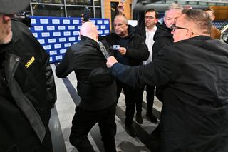 Tak protestują pod TVP 