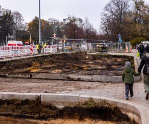 Remont placu Na Rozdrożu w Warszawie, listopad 2023