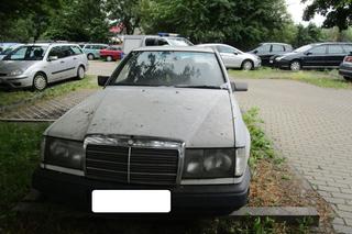 Porzucone samochody na Śląsku - zdjęcia straży miejskiej