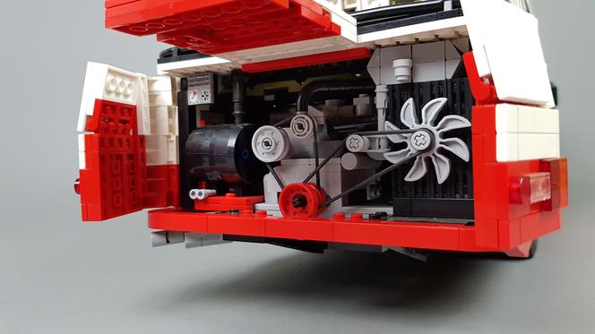 Model Autosanu z klocków LEGO