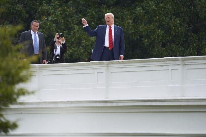 Trump wszedł na dach Białego Domu! Mówił o broni nuklearnej