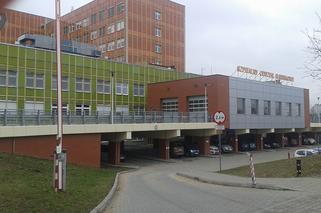 Zakaz parkowania przy szpitalu na Dekerta w Gorzowie