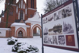Pomysł na jednodniową wycieczkę niedaleko Lublina. W Garbowie możesz podziwiać kościół w stylu neogotyckim i dworek kupiony od rodziny Czartoryskich! 