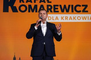 Rafał Komarewicz na przedwyborczej konwencji w Krakowie. Priorytetami komunikacja miejska, smog, referenda i metro 