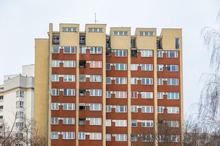 Dom samotnych na Etiudy Rewolucyjnej 9 w Warszawie