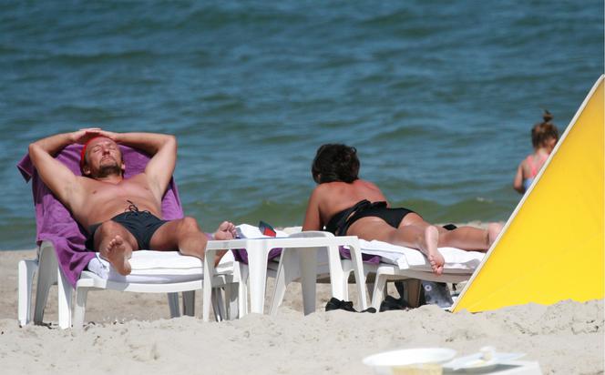 Anna Korcz na plaży na Bałtykiem