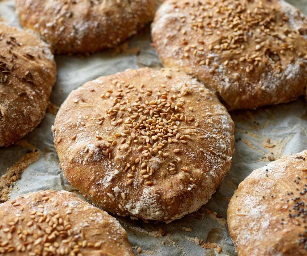 Domowe bułki orkiszowe -  pyszne bułeczki śniadaniowe