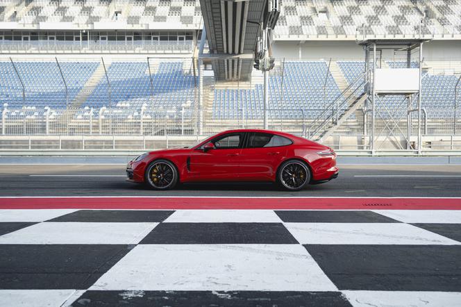 Nowe Porsche Panamera GTS 2018