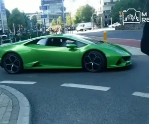 Rozbił Lamborghini w centrum Warszawy! Są nagrania 