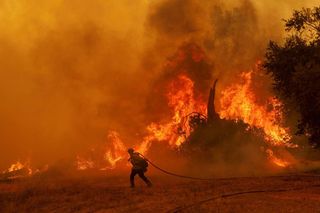 Trwają ewakuacje mieszkańców