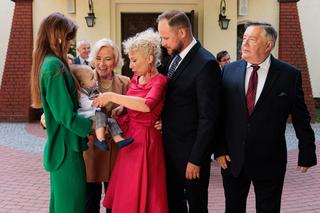 Na Wspólnej odc. 3539. Beata (Katarzyna Ptasińska), Paweł (Grzegorz Kwiecień), Gucio (Julian Studziński), Mania (Zuzanna Kaszuba), Maria (Bożena Dykiel), Włodek (Mieczysław Hryniewicz)