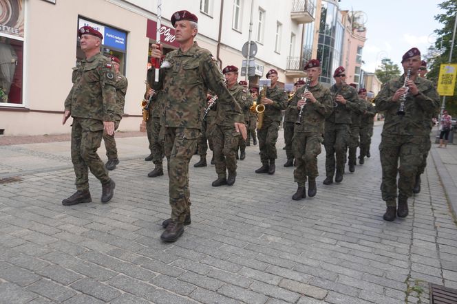 MSPO 2025. Parada Orkiestry Wojskowej w Kielcach