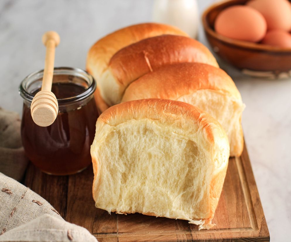 Japoński chleb mleczny - niesamowicie puszysty i miękki chlebek Hokkaido