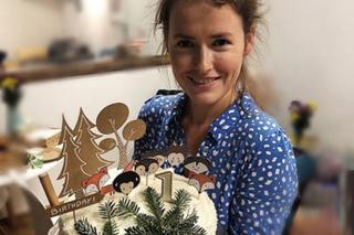 Olga Frycz sama upiekła tort dla dziecka na roczek