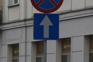 Maciej Musiał parkuje w Centrum Warszawy