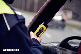Kompletnie pijana 73-latka za kółkiem. Taka dawka mogła ją zabić, a ona jechała toyotą pod prąd!