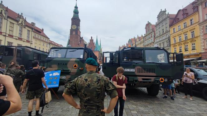 Święto Wojska Polskiego we Wrocławiu. Taki sprzęt zaprezentowano na wrocławskim Rynku 