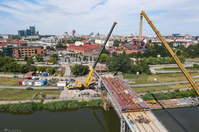 Jak przebiega budowa mostów Berdychowskich w Poznaniu? 