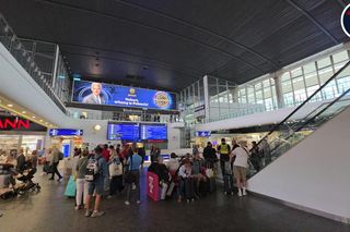 Pożar Biedronki w centrum Warszawy! Duża ewakuacja, na miejscu służby