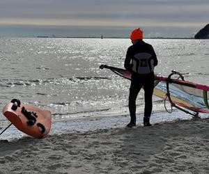 Małolat z Gdyni pobija rekord Guinnessa na desce surfingowej