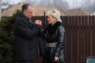 Na Wspólnej odc. 2879. Ilona Zdybicka (Anna Samusionek), Wszoła (Marek Kasprzyk)