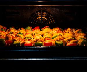 Szaszłyki z karkówki z piekarnika - idealne na obiad, a także na imprezę